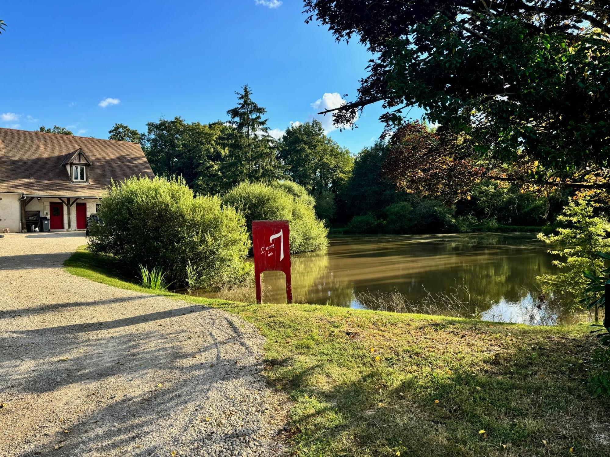L'Etang Des 7 Hotel Le Controis-en-Sologne Bagian luar foto